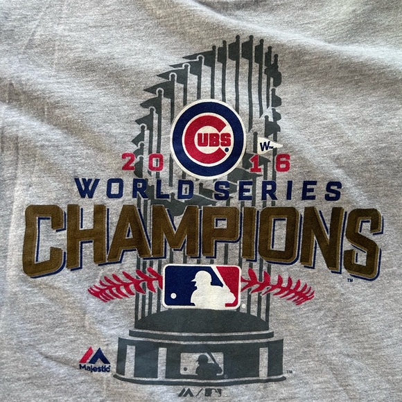 Chicago Cubs Tshirt - Picture 3 of 5